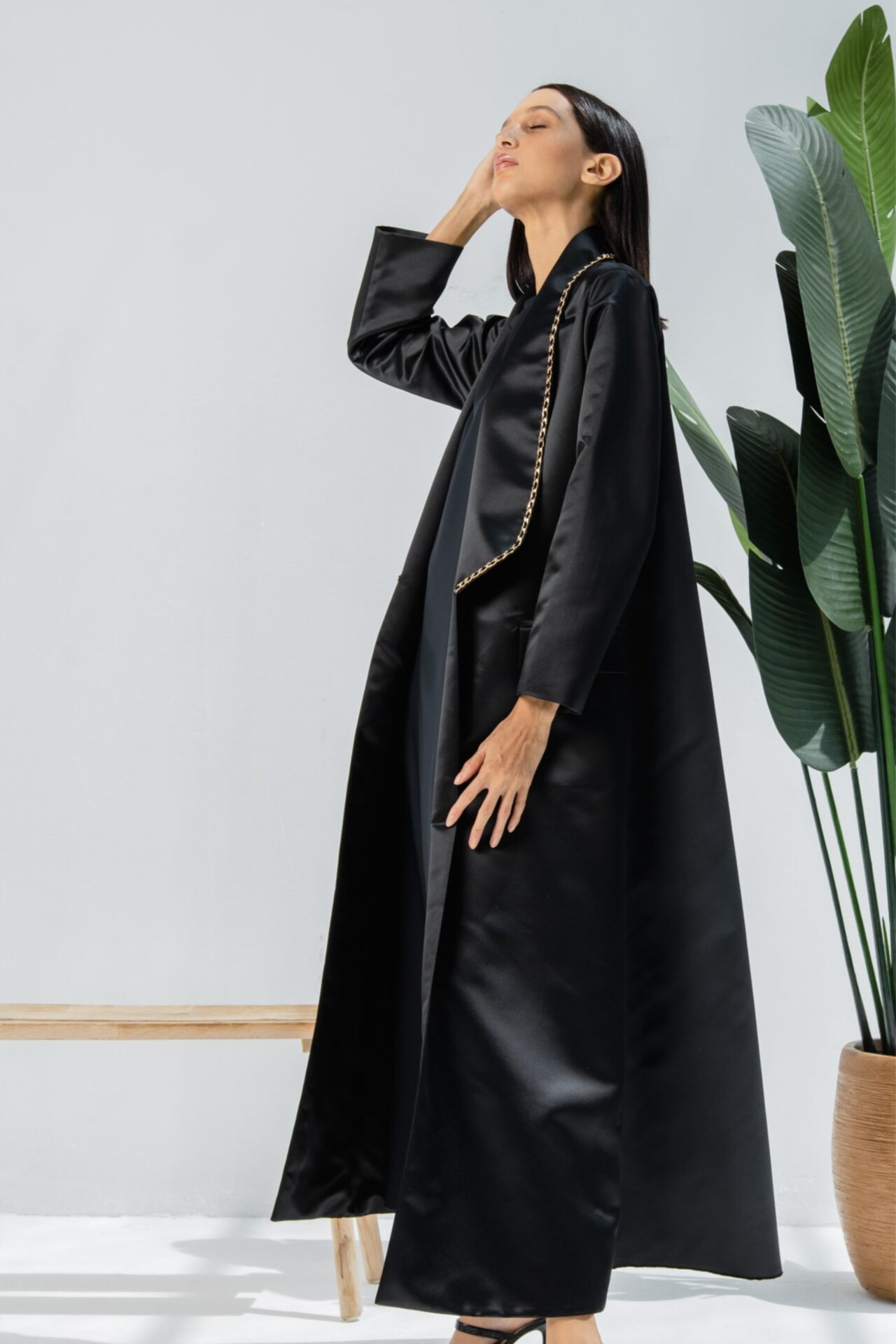 Taffeta Luxury Black Abaya2
